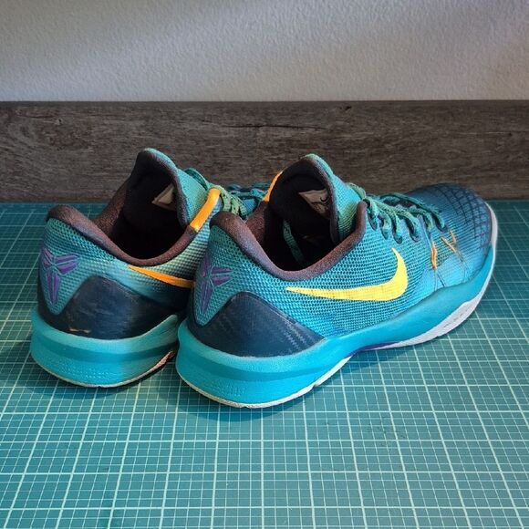 Nike Zoom Flywire Size 7.5 Womens - Picture 2 of 10